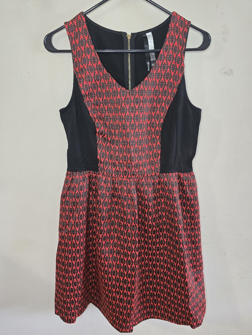 Kensie Women's Fit & Flare Dress Medium Black Red Geometric Fully Lined Back Zip